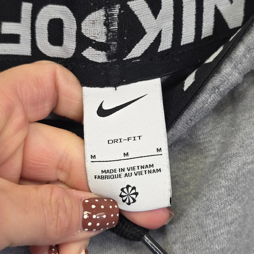 Nike Dri-Fit Sweatpants Men's Medium Gray Tapered Gym Training Athletic Warm‎ Up